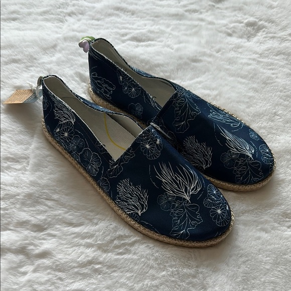 NWT Vionic Beach Laguna Slip on Blue Coral size 8 - Picture 2 of 9